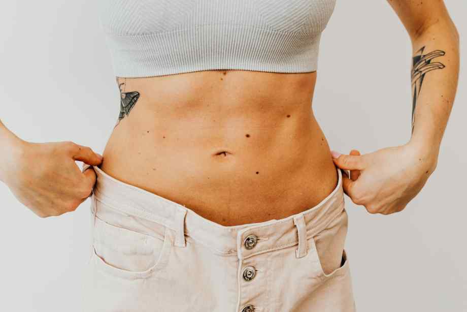 Graisse du ventre chez la femme : l’astuce méconnue pour enfin s’en débarrasser-Kiné-Service