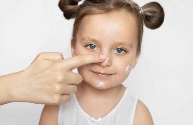Comment enlever les points noirs sur le nez d’un enfant ?-Kiné-Service